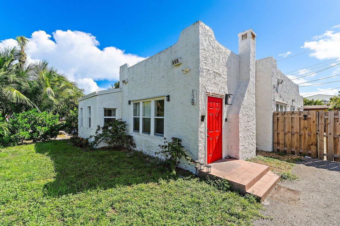 For Sale: $414,900 (3 beds, 2 baths, 1330 Square Feet)