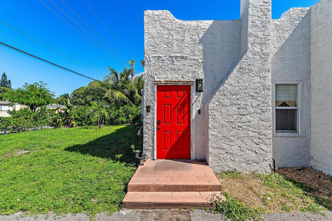 For Sale: $414,900 (3 beds, 2 baths, 1330 Square Feet)