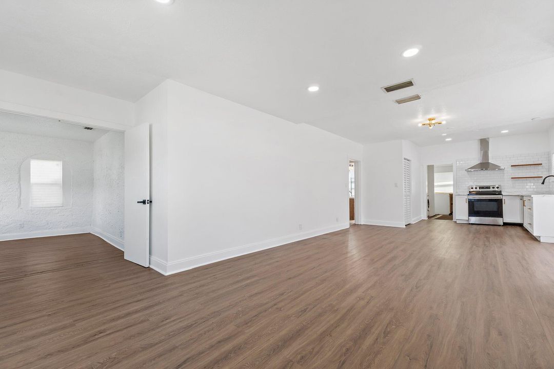 For Sale: $414,900 (3 beds, 2 baths, 1330 Square Feet)