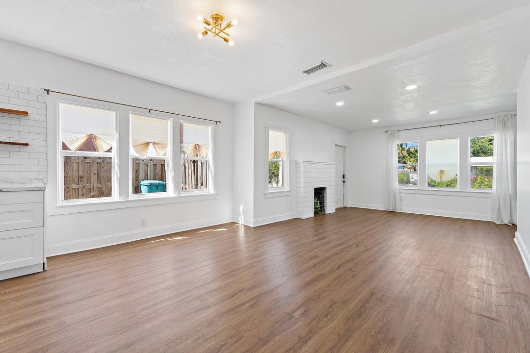 For Sale: $414,900 (3 beds, 2 baths, 1330 Square Feet)