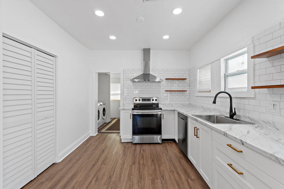 For Sale: $414,900 (3 beds, 2 baths, 1330 Square Feet)