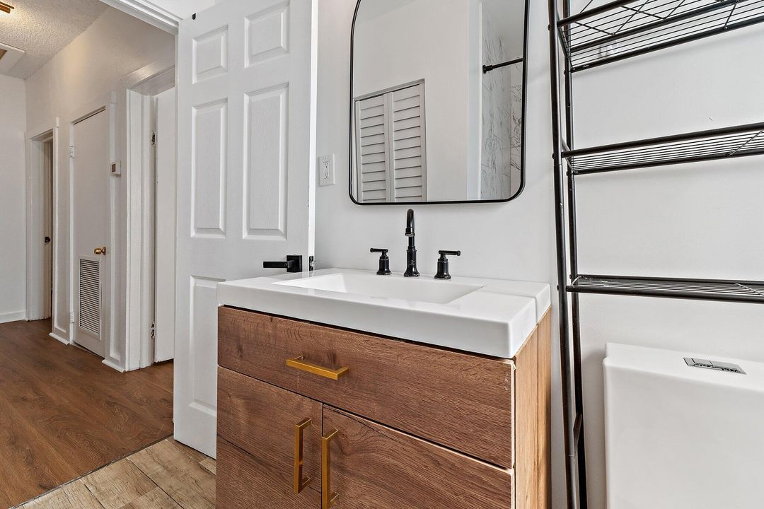 For Sale: $414,900 (3 beds, 2 baths, 1330 Square Feet)