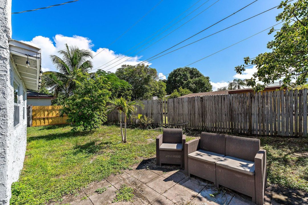 For Sale: $414,900 (3 beds, 2 baths, 1330 Square Feet)