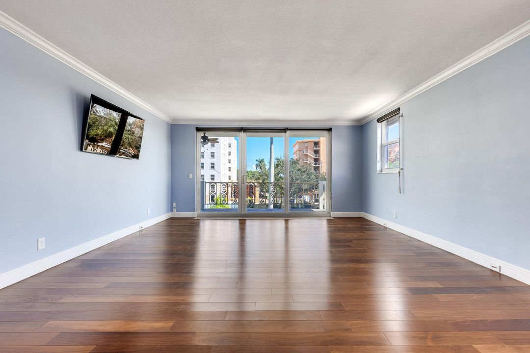 For Sale: $299,994 (2 beds, 2 baths, 1144 Square Feet)