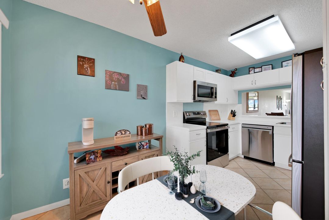 На продажу: $219,000 (2 спален, 2 ванн, 1186 Квадратных фут)