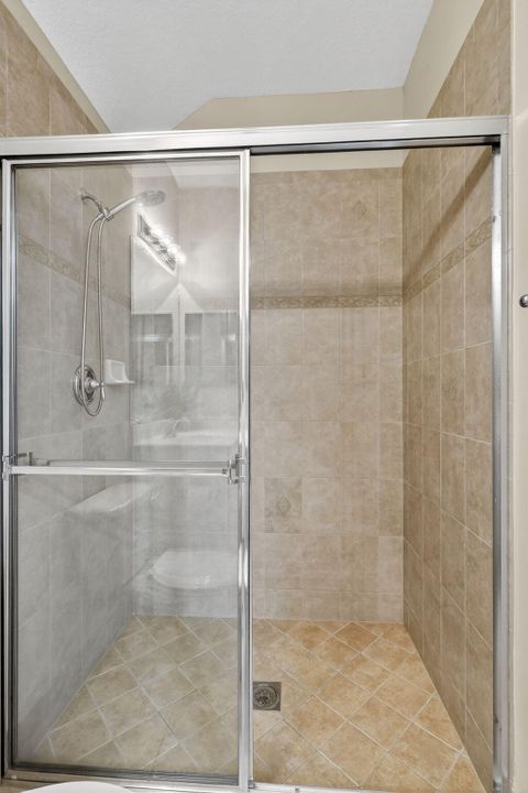 En Renta: $2,825 (3 camas, 3 baños, 1399 Pies cuadrados)