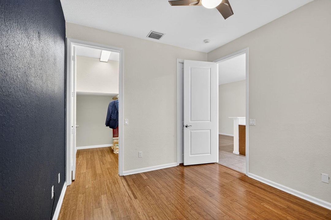 En Renta: $2,825 (3 camas, 3 baños, 1399 Pies cuadrados)