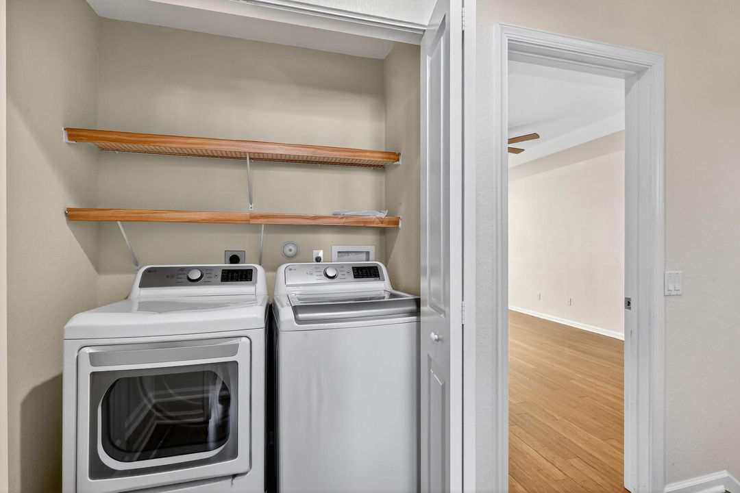 En Renta: $2,825 (3 camas, 3 baños, 1399 Pies cuadrados)