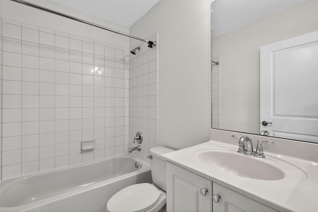 En Renta: $2,825 (3 camas, 3 baños, 1399 Pies cuadrados)