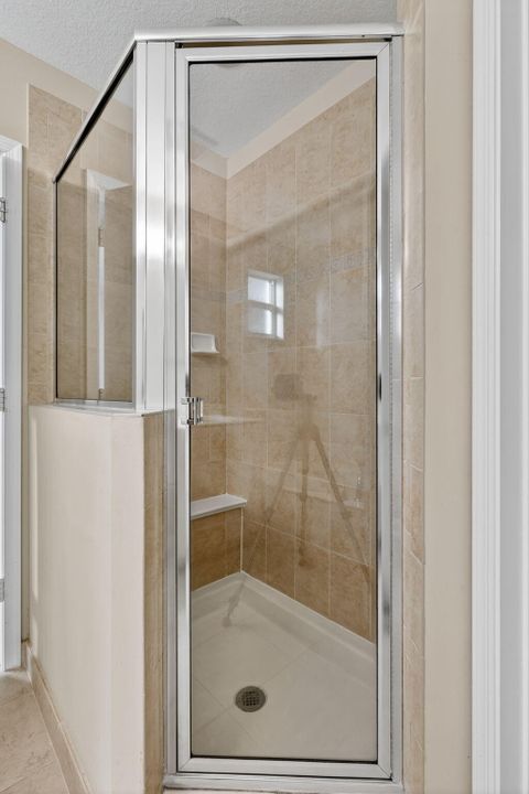 En Renta: $2,825 (3 camas, 3 baños, 1399 Pies cuadrados)