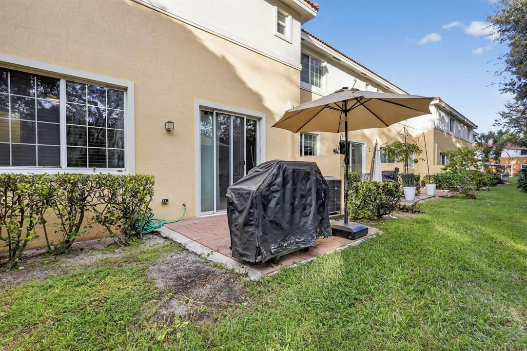 En Renta: $2,825 (3 camas, 3 baños, 1399 Pies cuadrados)