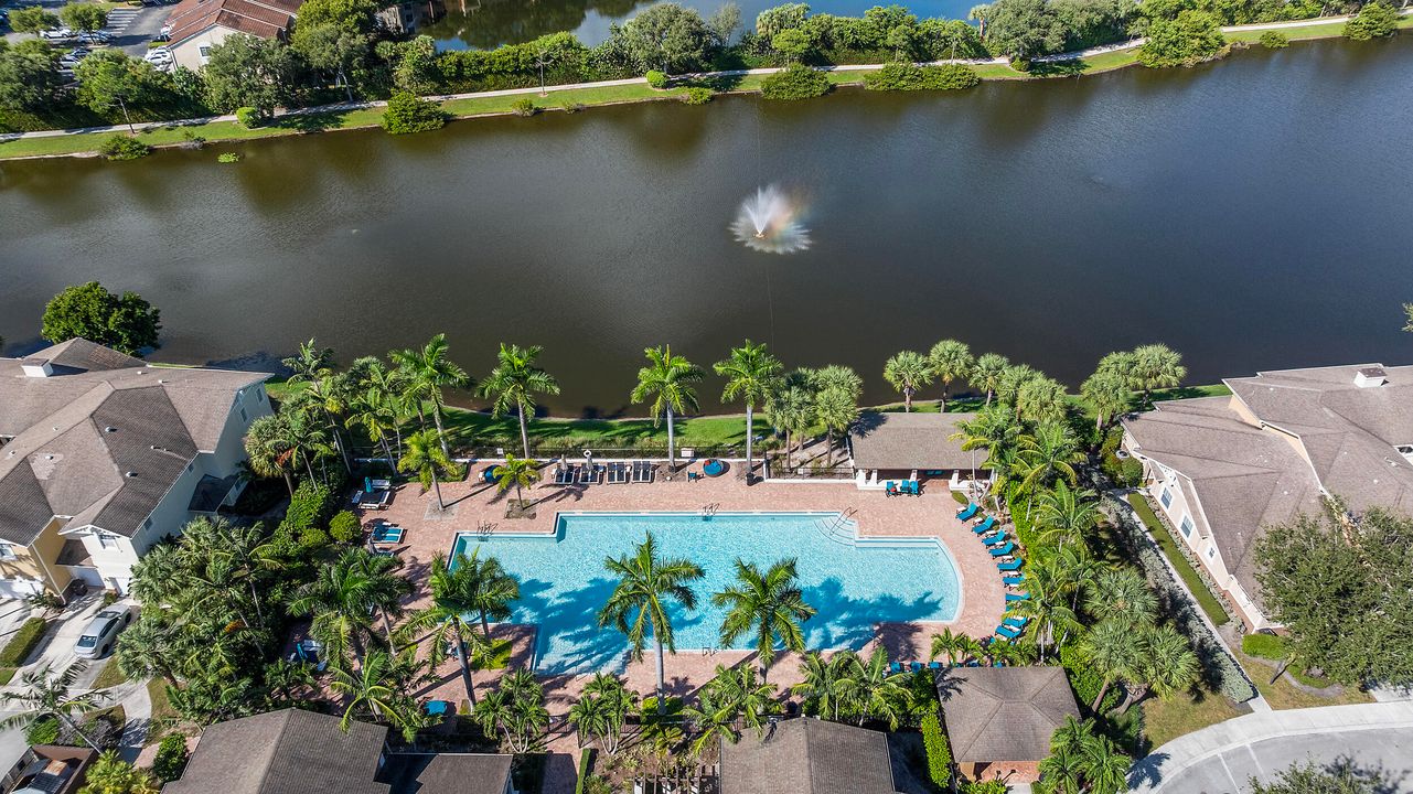 For Sale: $420,000 (4 beds, 3 baths, 2215 Square Feet)