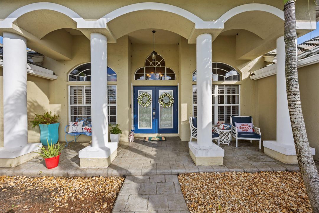 For Sale: $585,000 (4 beds, 2 baths, 2493 Square Feet)