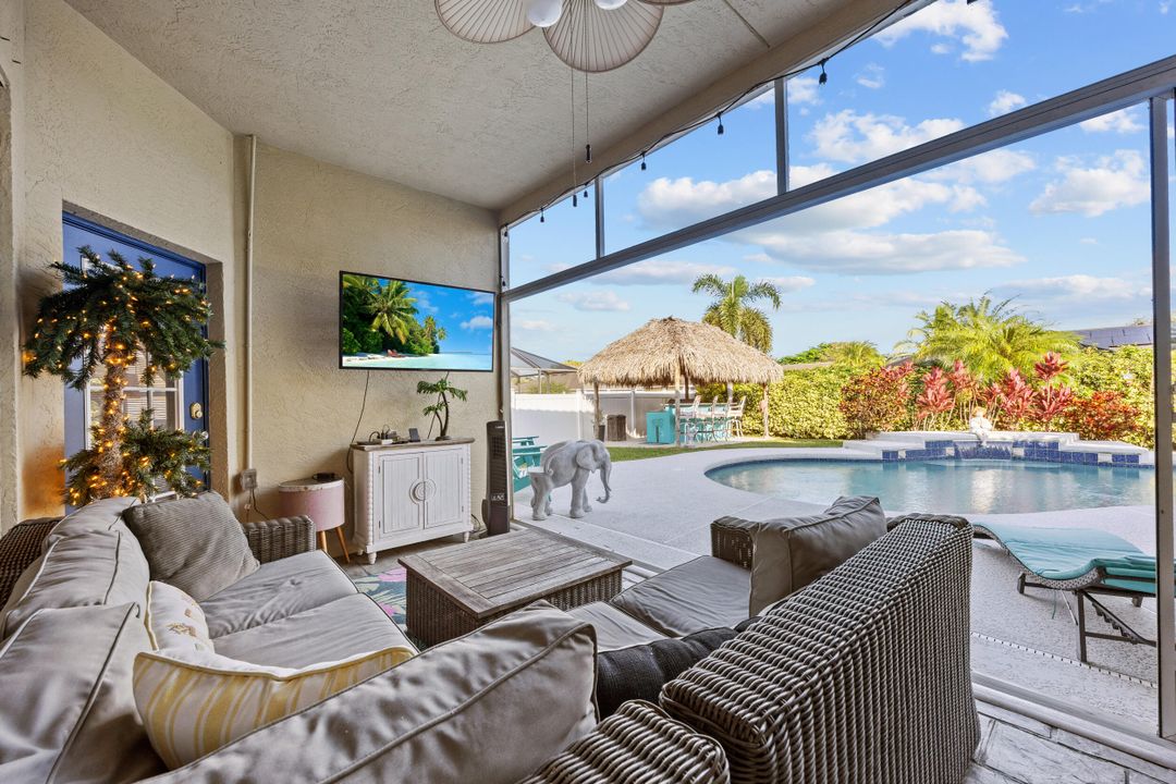 For Sale: $585,000 (4 beds, 2 baths, 2493 Square Feet)