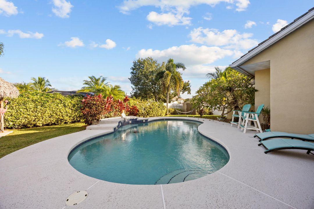 For Sale: $585,000 (4 beds, 2 baths, 2493 Square Feet)