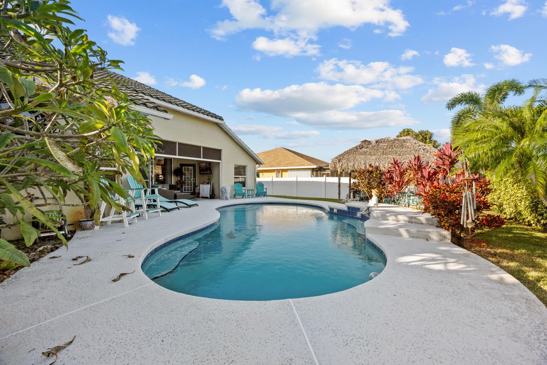 For Sale: $585,000 (4 beds, 2 baths, 2493 Square Feet)