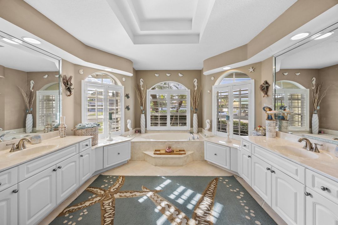 For Sale: $585,000 (4 beds, 2 baths, 2493 Square Feet)