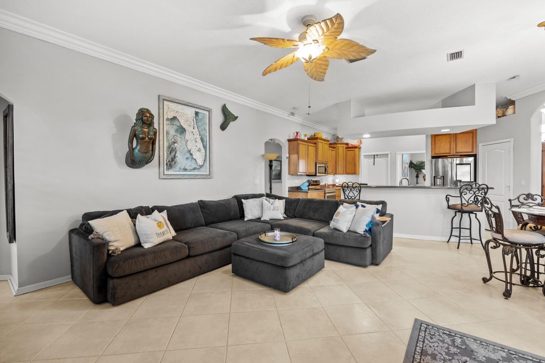 For Sale: $585,000 (4 beds, 2 baths, 2493 Square Feet)