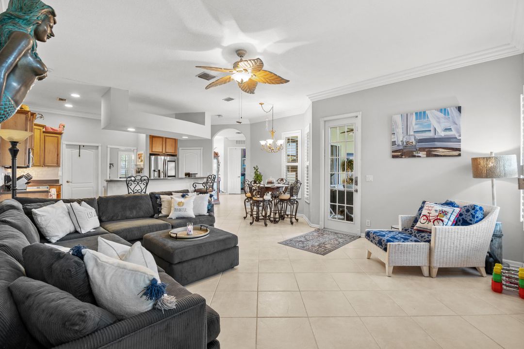 For Sale: $585,000 (4 beds, 2 baths, 2493 Square Feet)