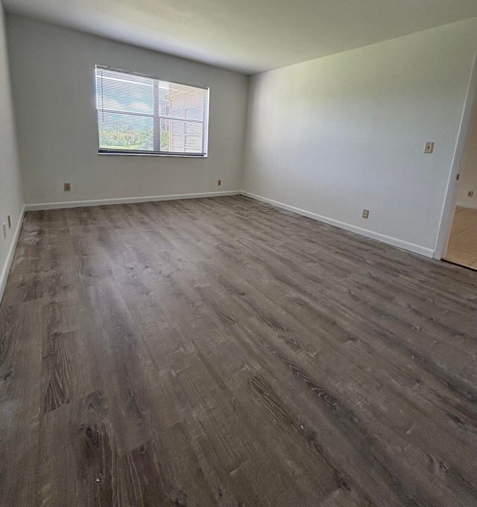 For Rent: $1,700 (1 beds, 1 baths, 660 Square Feet)