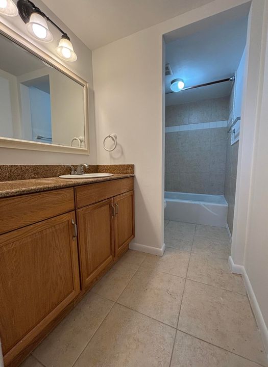 For Rent: $1,700 (1 beds, 1 baths, 660 Square Feet)