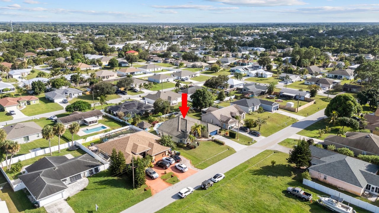 For Sale: $585,000 (4 beds, 2 baths, 2493 Square Feet)