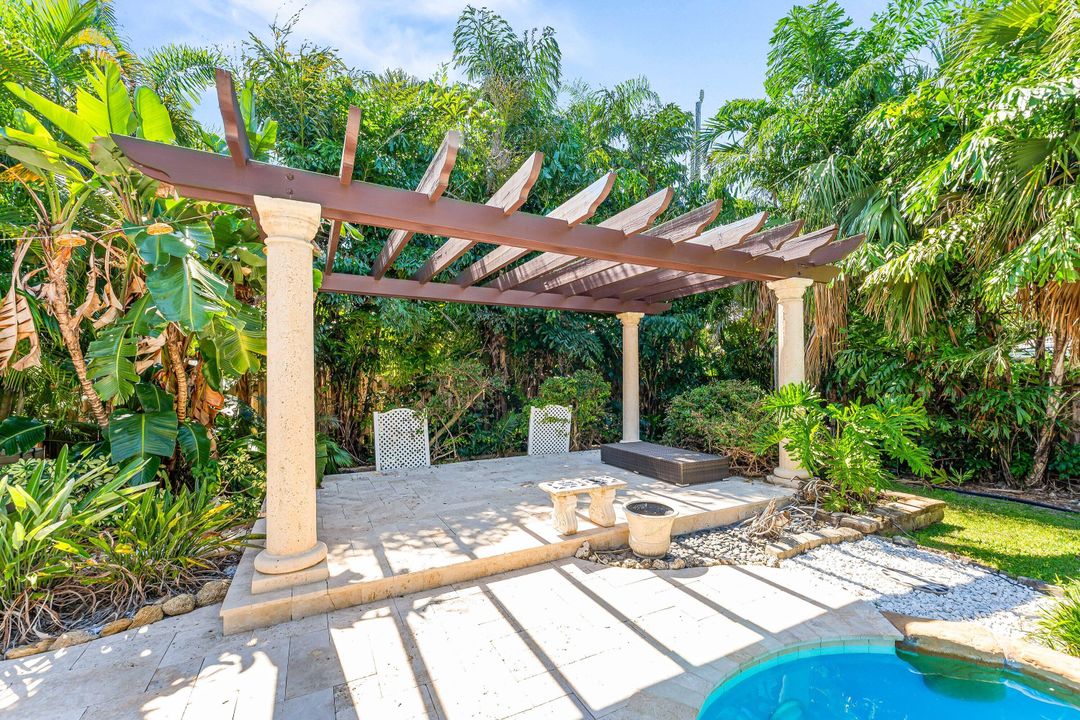 На продажу: $2,799,000 (3 спален, 2 ванн, 1779 Квадратных фут)