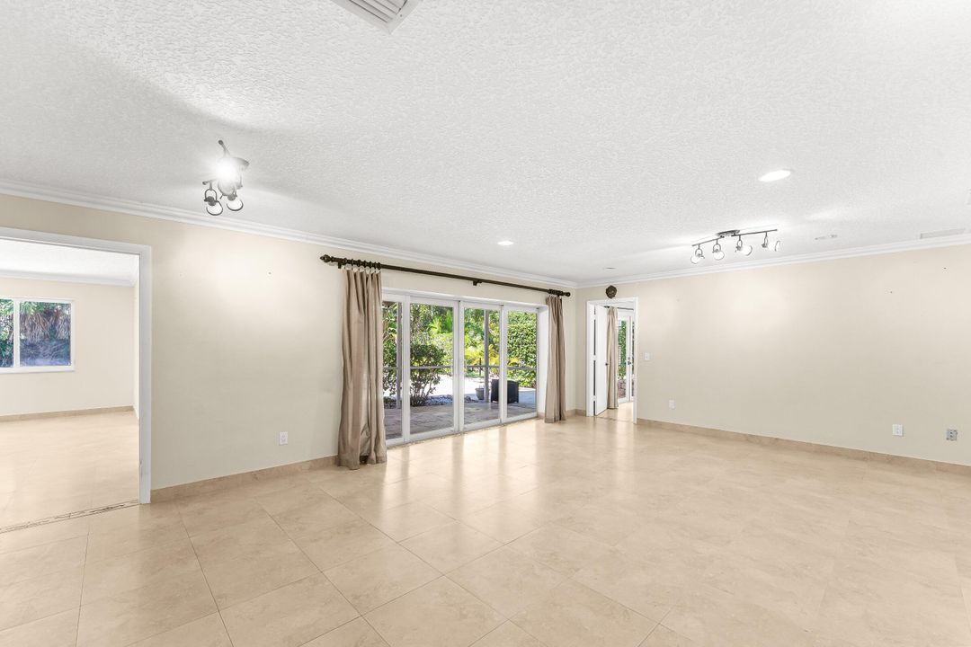 На продажу: $2,799,000 (3 спален, 2 ванн, 1779 Квадратных фут)