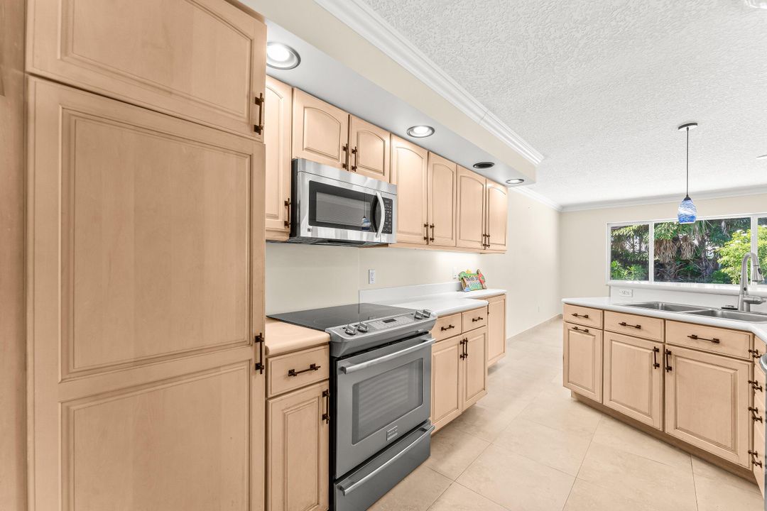 На продажу: $2,799,000 (3 спален, 2 ванн, 1779 Квадратных фут)