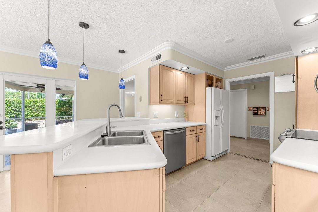 На продажу: $2,799,000 (3 спален, 2 ванн, 1779 Квадратных фут)