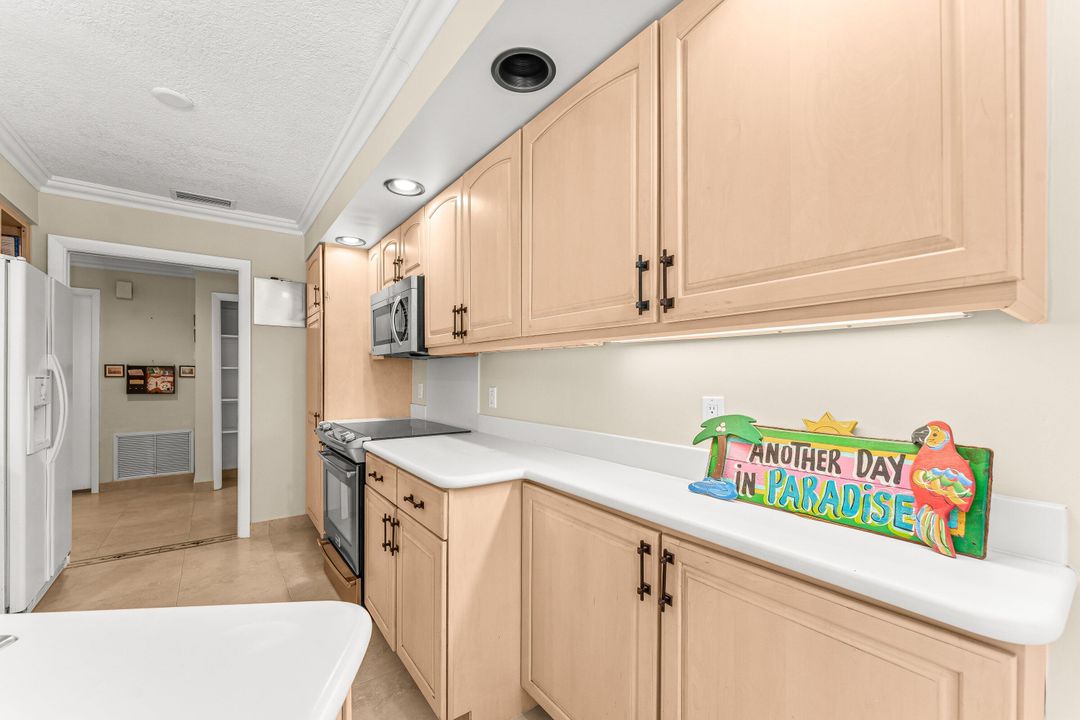 На продажу: $2,799,000 (3 спален, 2 ванн, 1779 Квадратных фут)