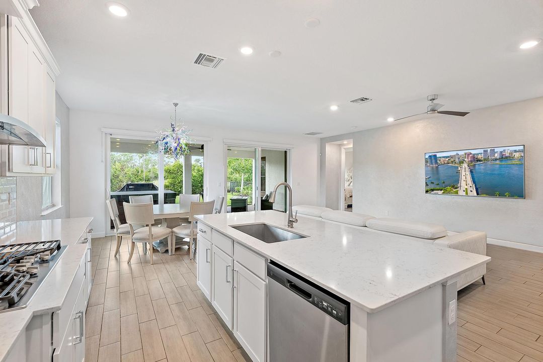 待售: $985,000 (3 贝兹, 3 浴室, 2809 平方英尺)