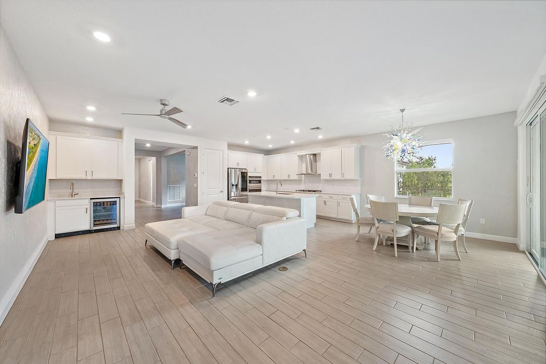 待售: $985,000 (3 贝兹, 3 浴室, 2809 平方英尺)