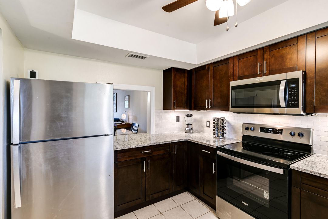 For Sale: $349,994 (2 beds, 2 baths, 1233 Square Feet)