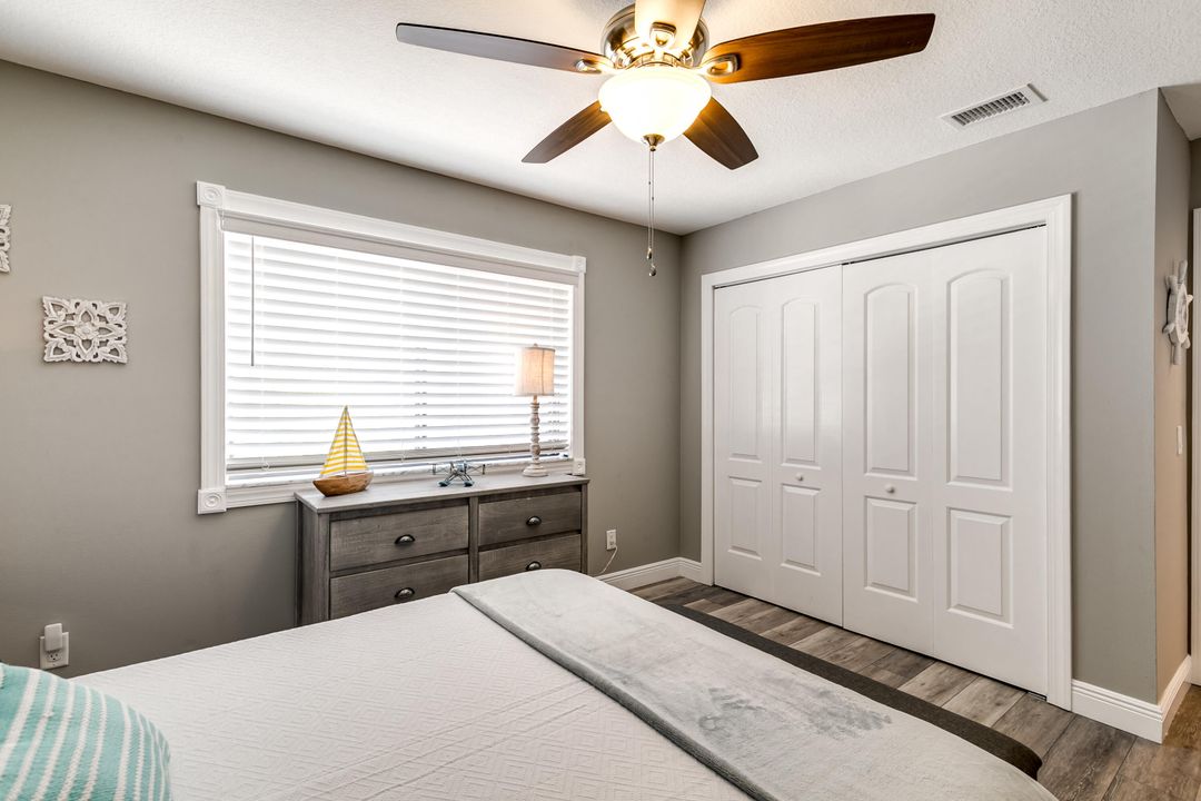 For Sale: $349,994 (2 beds, 2 baths, 1233 Square Feet)