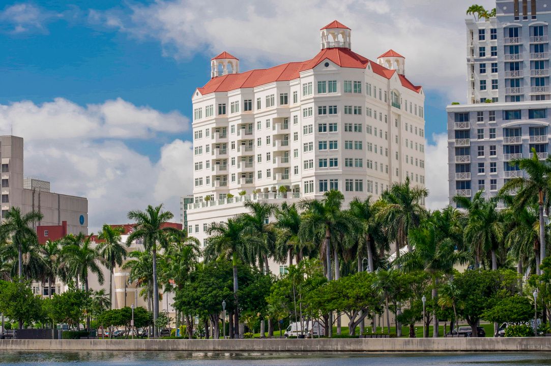 For Sale: $398,490 (1 beds, 1 baths, 760 Square Feet)