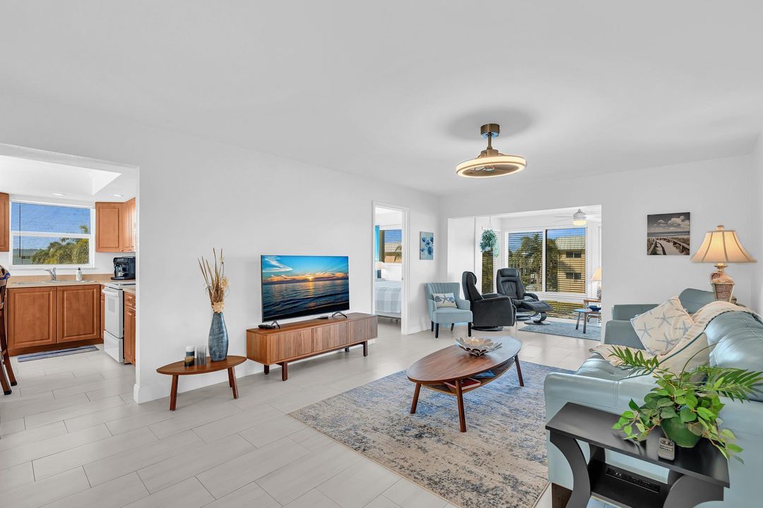 待售: $284,900 (2 贝兹, 2 浴室, 1224 平方英尺)