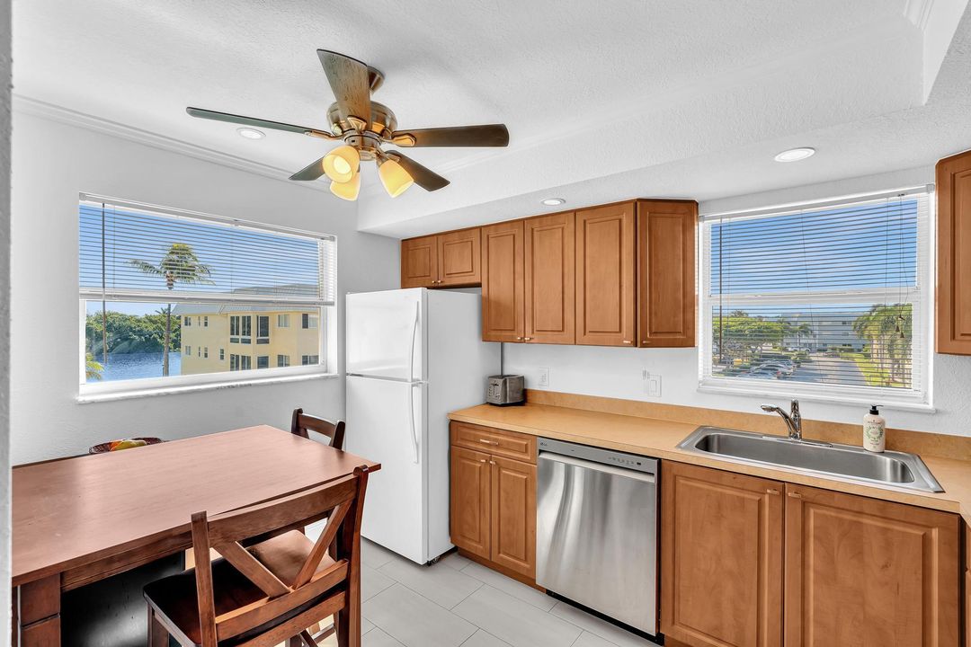 待售: $284,900 (2 贝兹, 2 浴室, 1224 平方英尺)