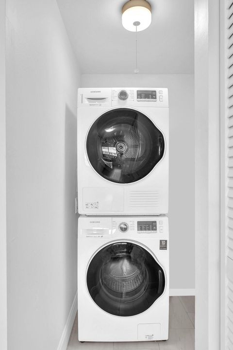 待售: $284,900 (2 贝兹, 2 浴室, 1224 平方英尺)