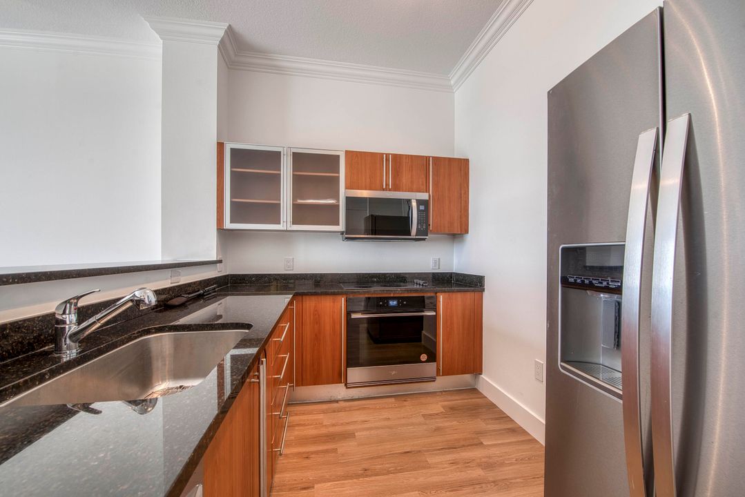 For Sale: $398,490 (1 beds, 1 baths, 760 Square Feet)