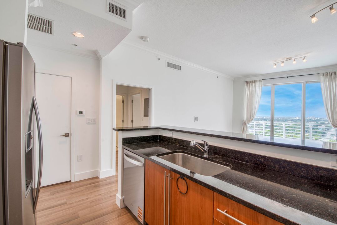 For Sale: $398,490 (1 beds, 1 baths, 760 Square Feet)