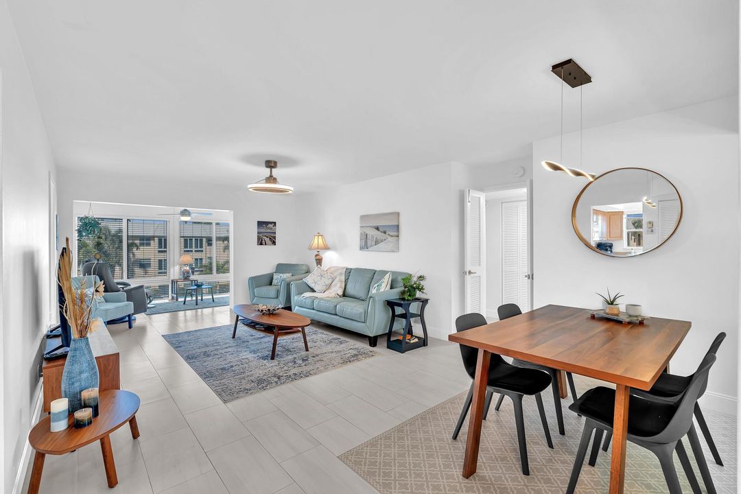 待售: $284,900 (2 贝兹, 2 浴室, 1224 平方英尺)