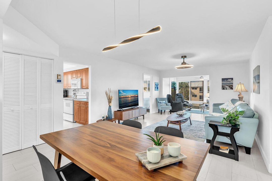 待售: $284,900 (2 贝兹, 2 浴室, 1224 平方英尺)