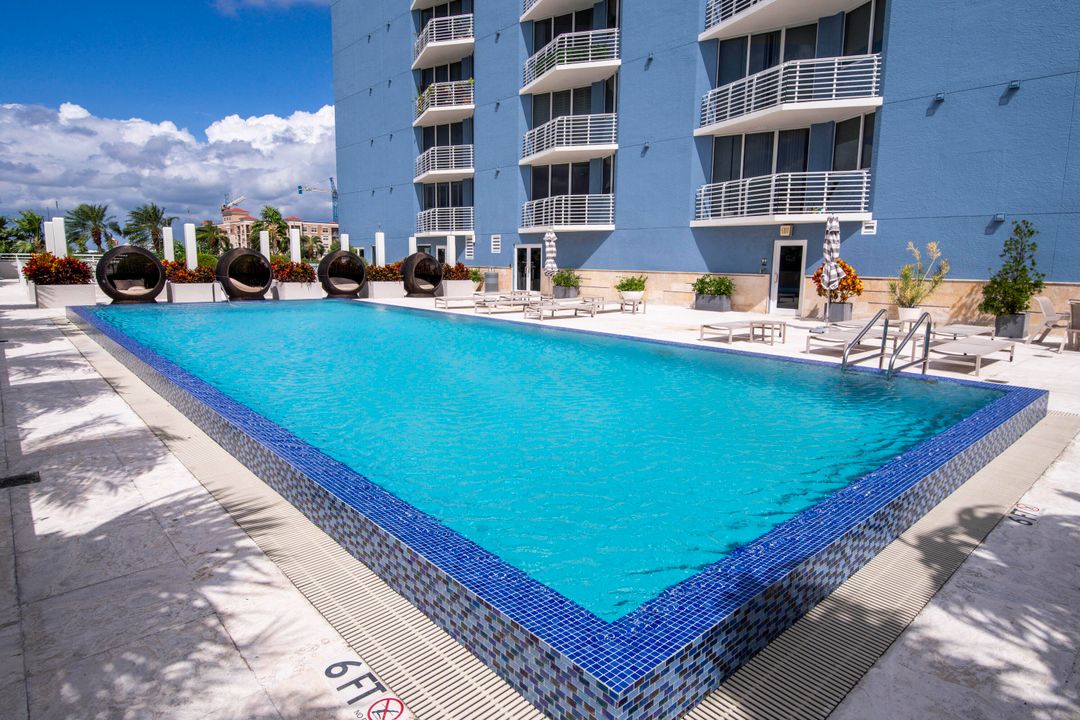 For Sale: $398,490 (1 beds, 1 baths, 760 Square Feet)