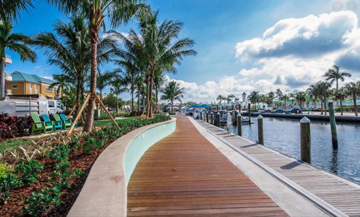 For Rent: $2,150 (2 beds, 2 baths, 810 Square Feet)