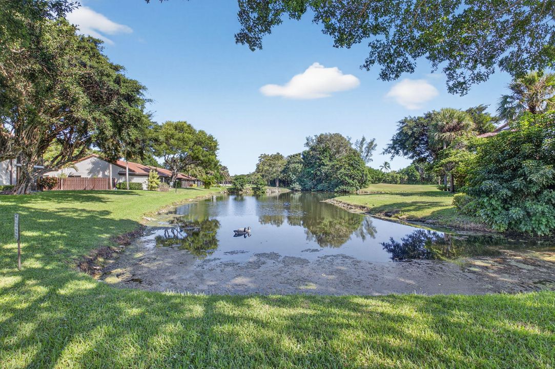 For Rent: $2,800 (2 beds, 2 baths, 1426 Square Feet)