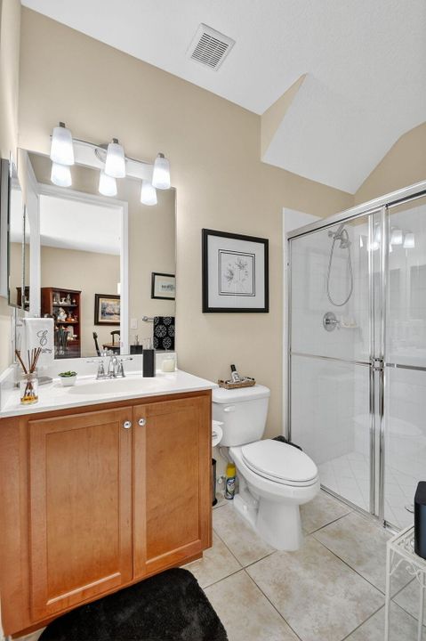 For Sale: $407,000 (3 beds, 3 baths, 1399 Square Feet)