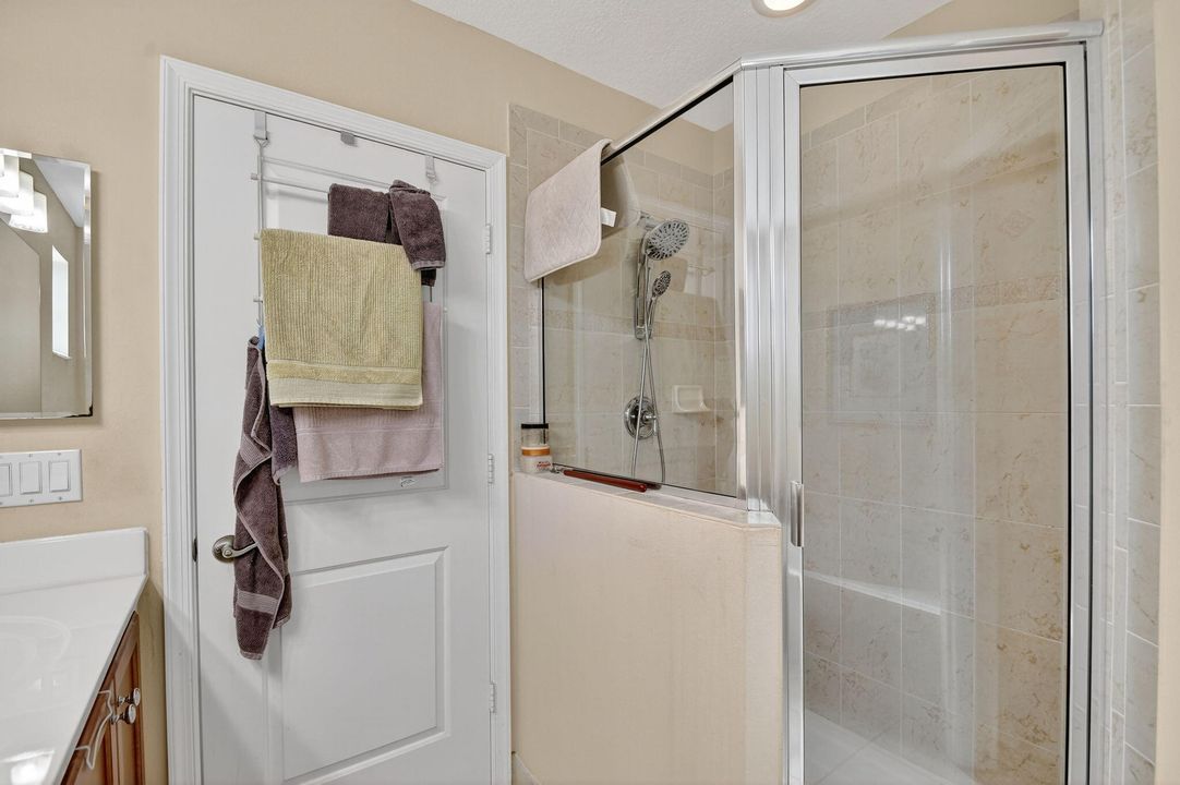 For Sale: $407,000 (3 beds, 3 baths, 1399 Square Feet)