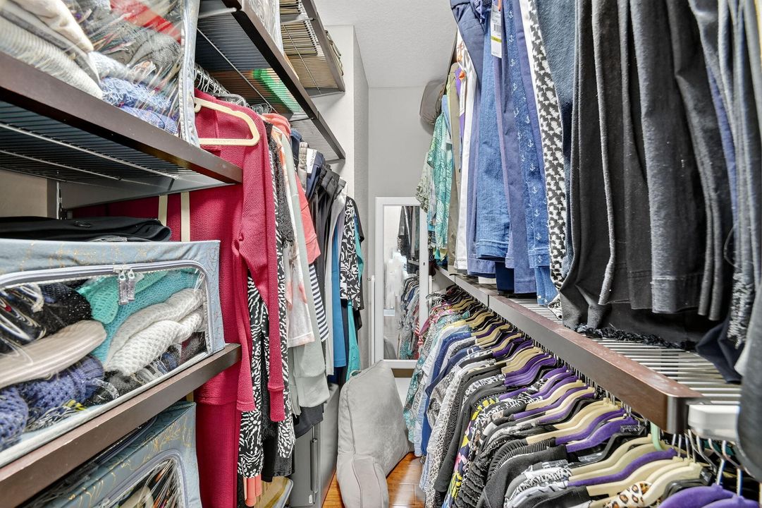 For Sale: $407,000 (3 beds, 3 baths, 1399 Square Feet)