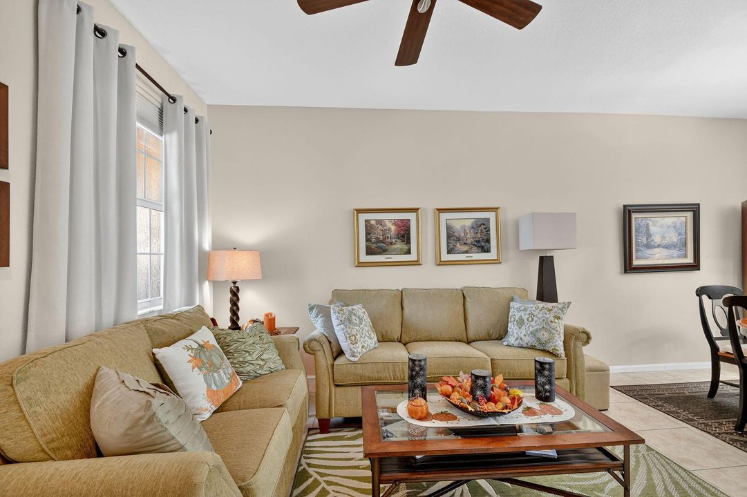 For Sale: $407,000 (3 beds, 3 baths, 1399 Square Feet)